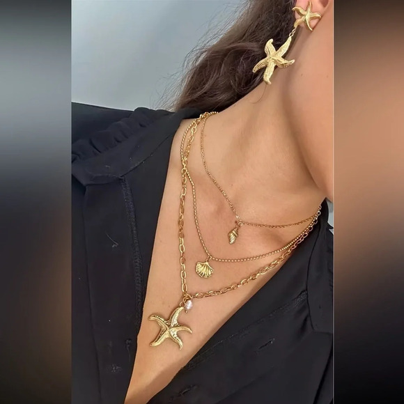 Starfish and Shells 18K Gold Stainless Steel Necklace - Picture 5 of 11